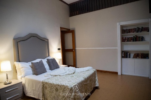 Grandapartments via Duomo Napoli image 15